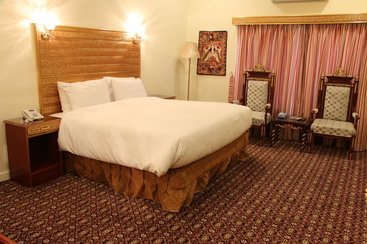 Indus Hotel Hyderabad Extérieur photo