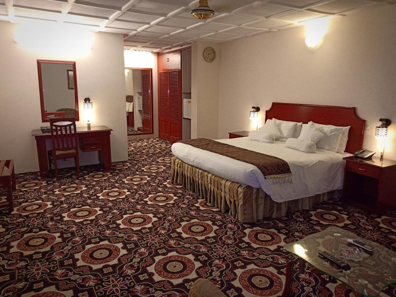 Indus Hotel Hyderabad Extérieur photo