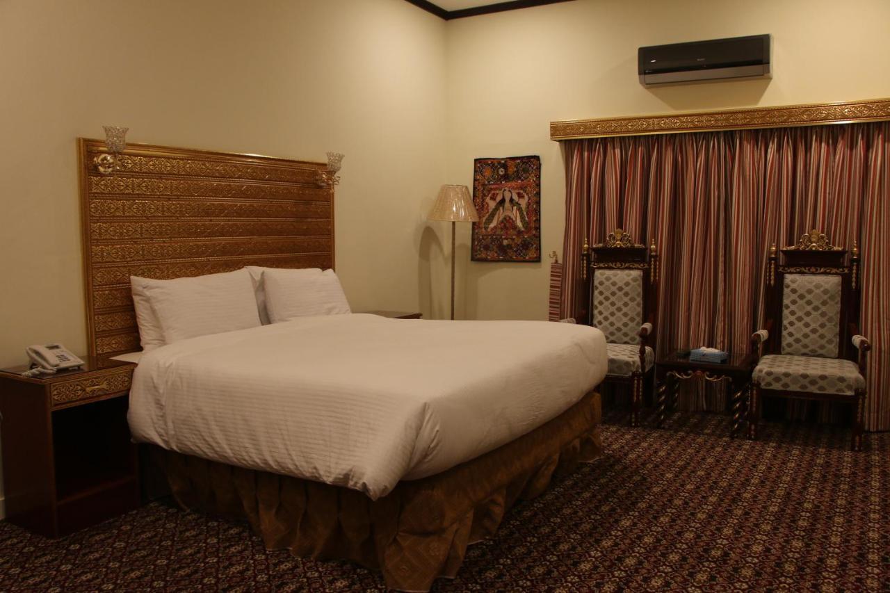 Indus Hotel Hyderabad Extérieur photo