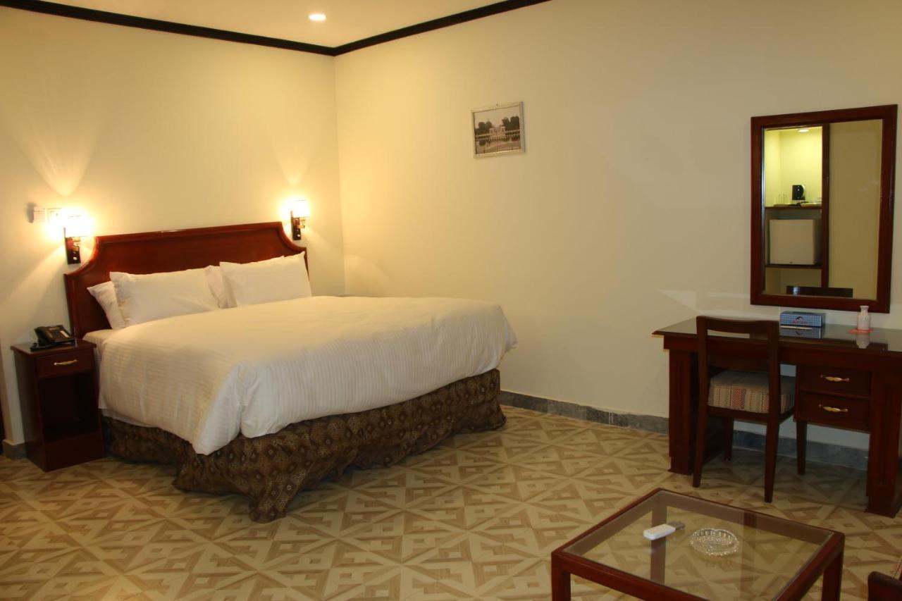 Indus Hotel Hyderabad Extérieur photo
